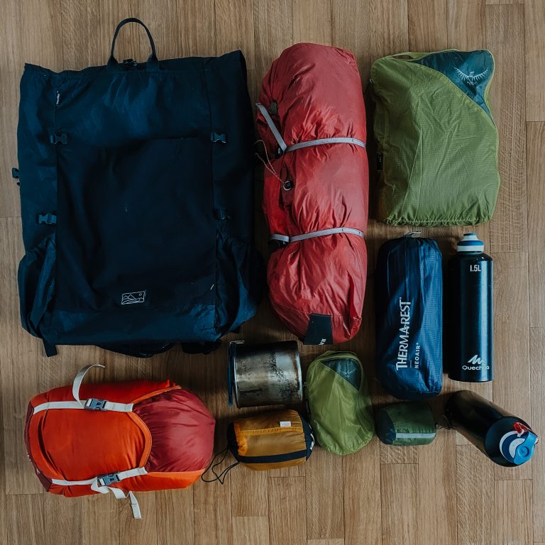 Uitrusting_Hunted in to the wild_Rick en Laura_Ik Wil Hiken_02